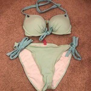 Victoria’s Secret bikini